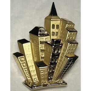 Vintage Gold Tone City Skyscraper Buildings Brooch PB146